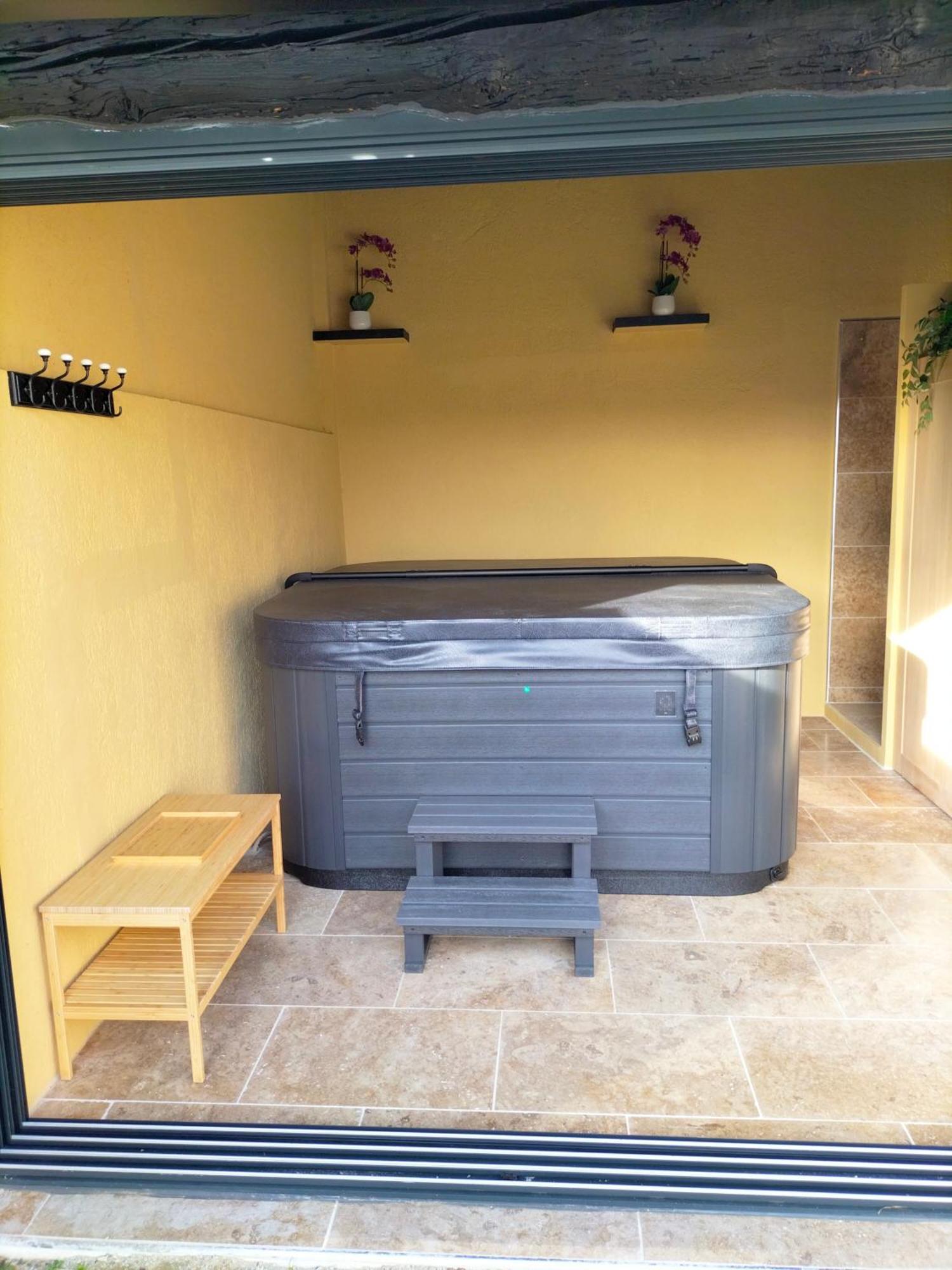 Maison Provencale Spa Sauna Piscine Molleges Exterior photo
